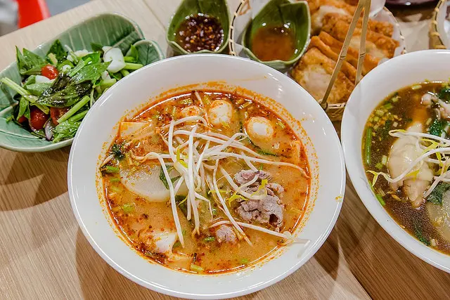【台北捷運美食】【國父紀念館站美食】阿寒泰泰式船麵專賣