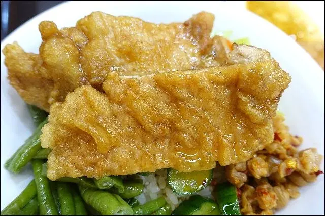 《小姑食記/捷運板南線/新埔站美食》板橋明記黃金雞腿王/寶島雞腿王~網友留言推薦的板橋好吃便當再一發！