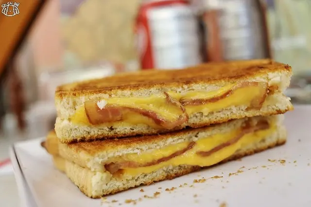 【台南中西區】熱樂煎爆漿乳酪三明治-國華街人氣排隊美食．五星主廚快餐車之超誘人古巴三明治．周末限定美味