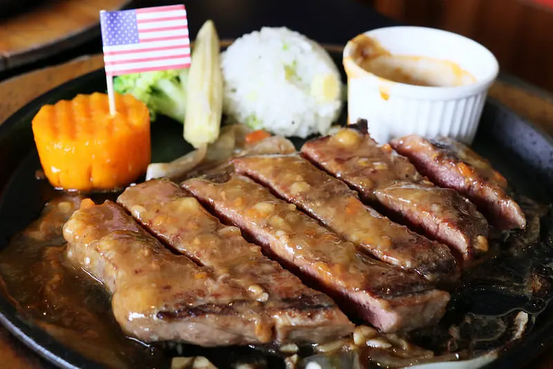 宜蘭。礁溪～４８盎司重量級沙朗等你來挑戰！史堤克先生重量級牛排(礁溪店)