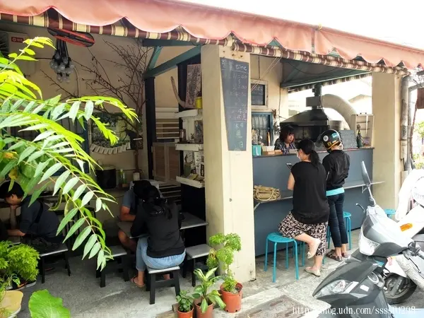 食旅生活隨筆。屏東市美食。Whatzup糀炒炒飯        
      