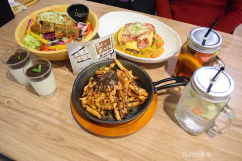 At．First Brunch緣來豐盛早午餐/雙連輕食/赤峰街美食/免服務費