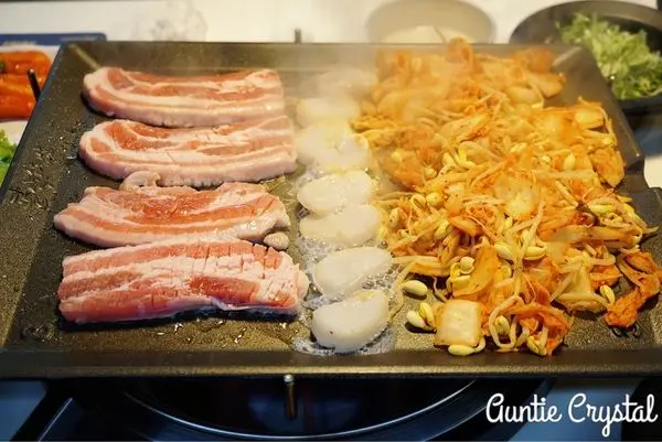 【台北美食推薦】韓國來的原汁原味八色烤肉 東區人氣店家 有肉有鍋還可以大口吃肉喝酒 真的是歡樂的聚餐好地點呀！(邀約)