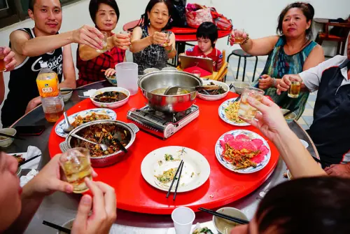 台中美食~自耕農土雞城 竹筍產季才有的甘甜美麗筍子雞湯與悶筍大餐 現在來吃正著食