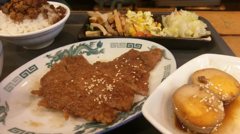 「新北板橋吃喝」去玩潛水回來也能吃飽？＠潛水飽食堂