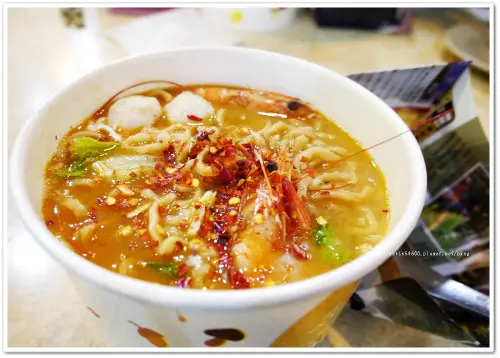 六合路上美迪亞鍋燒意麵漢堡店‧到美迪亞什麼都可以不吃但鍋燒麵必吃