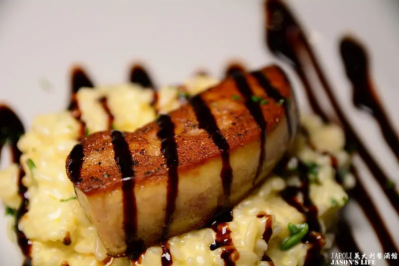 【台北│美食】近忠孝復興捷運站，日本店鋪進駐台灣第一店，現烤比薩和濃郁燉飯好推薦。JAPOLI義大利餐酒館