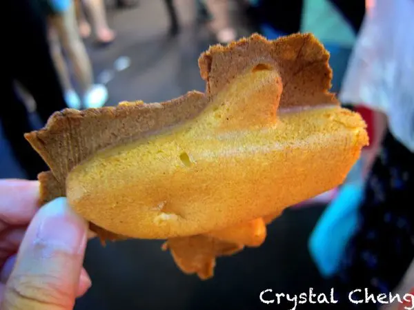 【台中美食推薦】逢甲雞蛋糕 外皮酥脆的不得了每次必買小點心推薦！！(小吃 逢甲夜市 甜點)