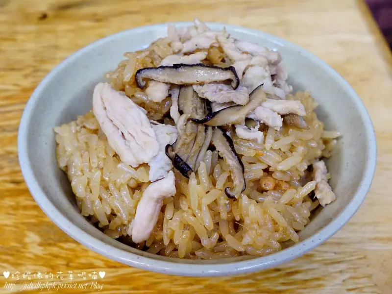 【新北-板橋區】秋香ㄟ店：古早味油飯（慈惠宮對面）