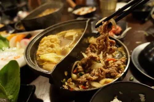 『幸福的鍋』一鍋三吃新鮮又好食 火鍋x燒烤x壽喜燒 超銷魂的安格斯黑牛小排在這裡啦！