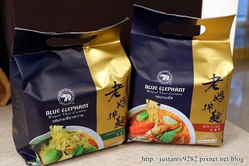 宅配 ☞ ▍老媽拌麵 ▍新口味推出!!! 手工關廟麵~ 與藍象餐廳攜手合作の泰式咖哩網紅拌麵