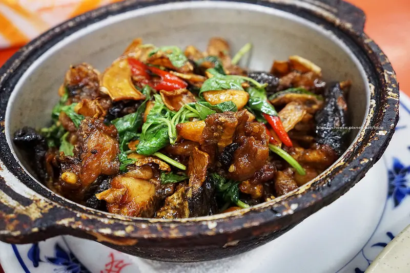 【台中西區】阿奇海鮮 - 平價海鮮現炒.炭烤軟絲好吃.家庭朋友聚會.近台中教育大學