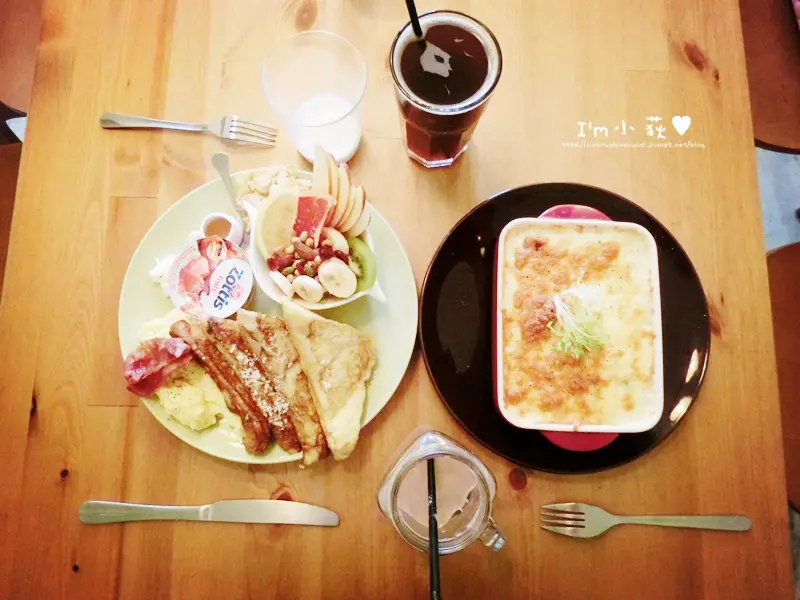 包旺家Bowwow。二訪!台中寵物友善餐廳!早午餐義大利麵燉飯焗烤鬆餅!餐點份量更多了!帶毛小來用餐吧!另有寵物用品店!