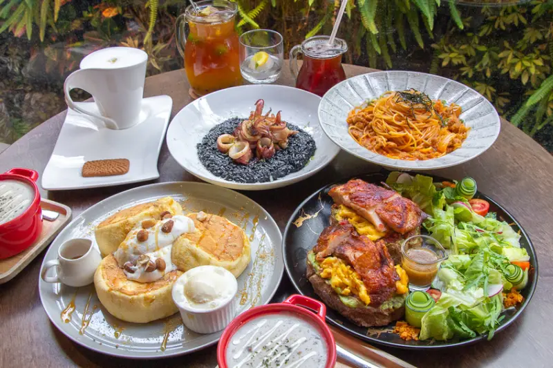 台中美食，木門咖啡~改版推出厚鬆餅~香甜軟綿，墨魚燉飯裡還擺了整尾中卷! - 微笑Joe幸運