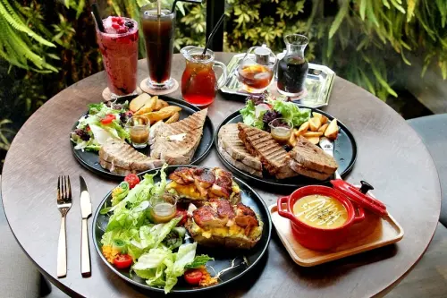 台中南屯，木門咖啡推陳出新，開放式三明治不止美拍更是好好食。 - 微笑Joe幸運