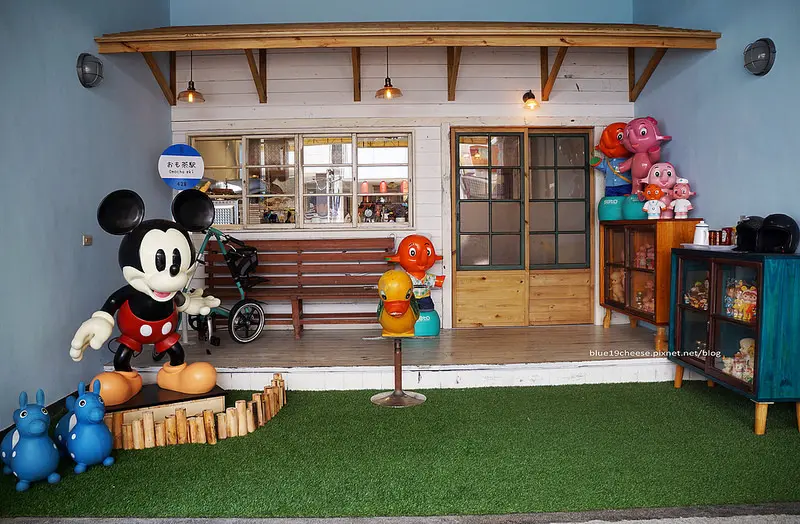【台中西區】428具茶駅Omocha eki - 玩具與茶飲車站.野餐風料理.童趣復古玩具.自立商店隔壁