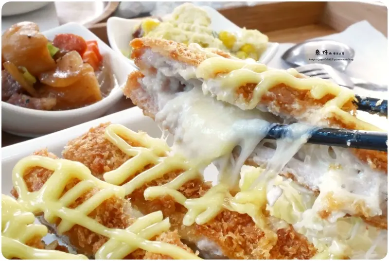 【愛評體驗團】台中.南屯︱樂樂城堡 媽咪廚房 Mommys kitchen。餐點選擇多免收服務費親子友善餐廳((+wifi、插電))