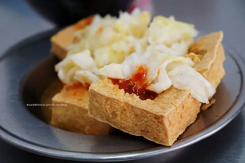 【台中豐原】豐東老店臭豆腐 - 陽春麵特製肉燥很加分.在地人小吃.也太乾淨的臭豆腐老店了