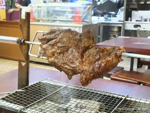 台中美食│京味兒〃近中國醫藥大學，來自老北京道地美味，主打碳烤紐西蘭小羔羊腿(需預訂)～食尚玩家、旅行應援團等各大媒體報導推薦！        
      