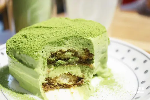 台中美食：淺藍 × Kusabi+ ～設計空間中的和風朝午食與抹茶提拉米蘇