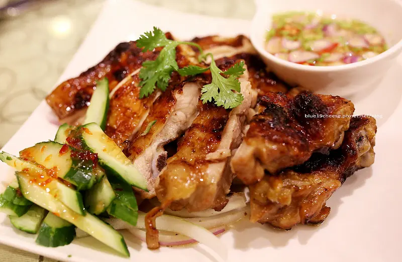 【台中北區】泰小館 泰國餐廳 - 寵物友善餐廳.店狗王毛比不定時來店裡及歡迎客人.怕狗就不適合來喔!一人掌廚.現點現做.建議訂位.中醫商圈.香妍小館和8日8對面