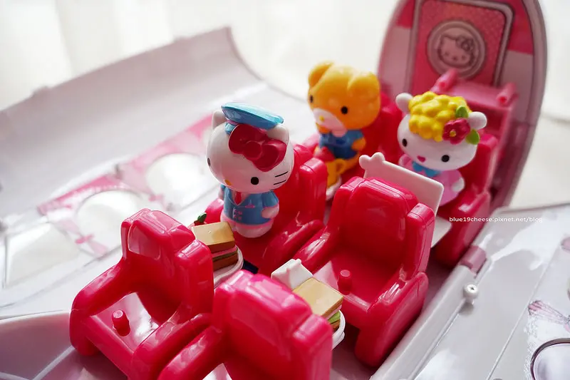 【台中烏日】六信玩具食品行 - 玩具文具批發倉儲.挖寶.小朋友生日禮物聖誕禮物.超級勸拜文.很難空手出來內.錢要帶多一點