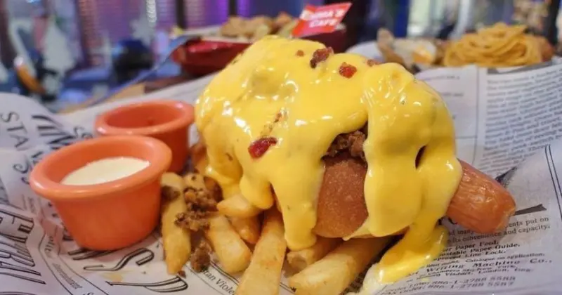 Emmas Cafe|台中平價美式早午餐咖啡廳，邪惡香濃起司瀑布潛艇堡，實在太罪惡! 近中國醫藥大學 - 艾薇覓食趣