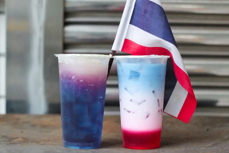 [台北美食] 泰讚了 thai like tea 手工泰式茶。迷幻漸層泰式飲品，神奇的蝶豆花把飲料變色了 // 京華城