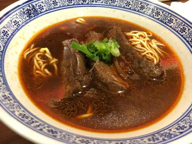 [新竹x竹北]段純貞牛肉麵。名不虛傳排隊名店 牛肉麵推薦