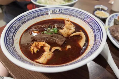 段純貞竹北店 - 燉蕃茄牛肉麵的暖胃溫醇