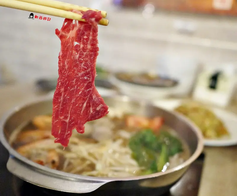 [食記]台北忠孝復興站 牛ㄅㄟㄅㄟ台灣溫體牛‧涮牛肉 東區火鍋 各式各樣溫體牛牛肉料理 火鍋/熱炒/合菜 每日新鮮直送牛肉 消夜時段火鍋 星聚點附近餐廳/星聚點附近美食 *有WIFI 附完整菜單* 東