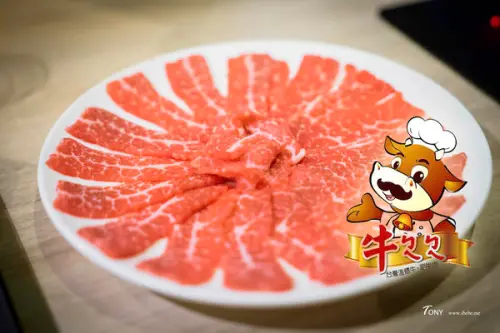 【台北好吃】牛ㄅㄟㄅㄟ 台灣溫體牛火鍋 看那令人感動的油花!   微風廣場旁/忠孝復興站/頂級溫體牛