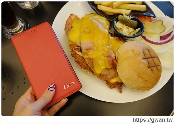 [捷運美食●大坪林站] 光頭佬美式廚房--早午餐、美式料理♪巨大雞排、超值蘋果奶酥✩寵物友善餐廳✩近世新、京采飯店