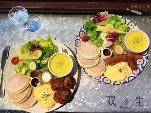 【台南中西區】赤崁樓旁，兩個大男孩一起打拼的巷弄老宅早午餐咖啡店|| 双生 Shuànsên Cafe