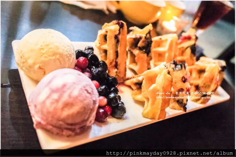 ✿高雄✿ (試) 質感沉穩的茶品咖啡店 奶茶香氣超級濃潤的鍋煮奶茶好好喝 還有特別的韓式QQ麻糬鬆餅 ➜ 霍克伯爵 EARL HAWK