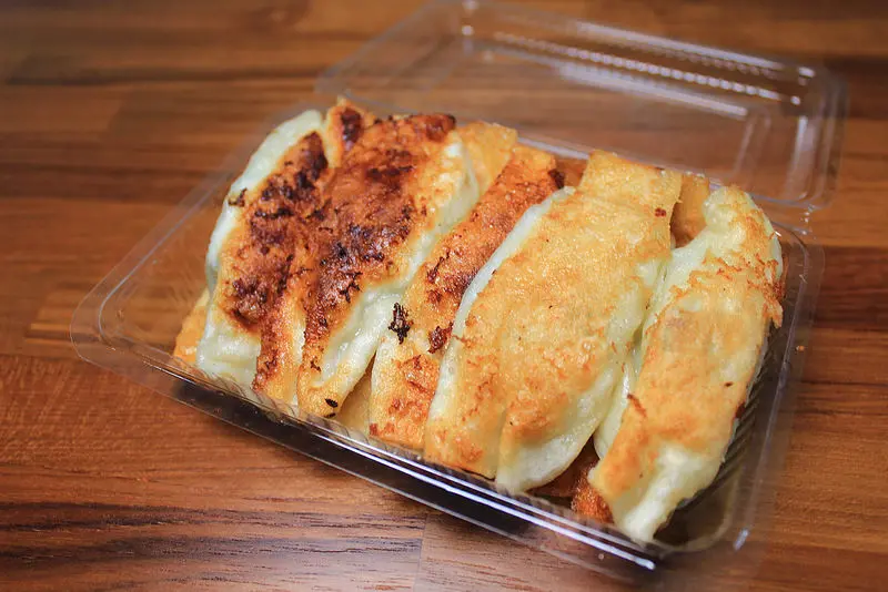 [台南|小吃]好吃到要翻牆的幸福鍋貼,建興國中下課回憶。