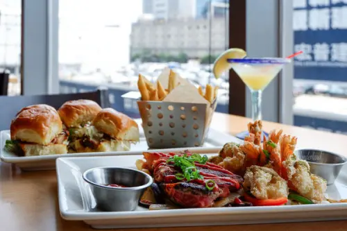 【食記】台北・大直｜Chilis Grill & Bar 休閒美式餐廳 大直店・首推期間限定德州雙重奏！沙朗牛排、豬菲力、酥炸蝦仁自己拼！