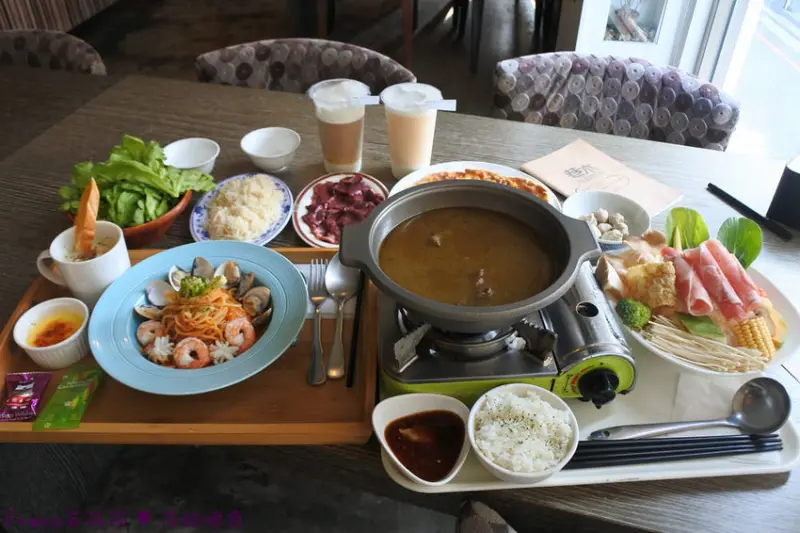 台南義式【巷木shamu】餐廳優雅氛圍大啖個人薑母鴨鍋.透亮環境沙發座位好舒適│萬昌街│東菜市場│火車站│東區美食 - Fresa芙芮莎♥莎旅憶食