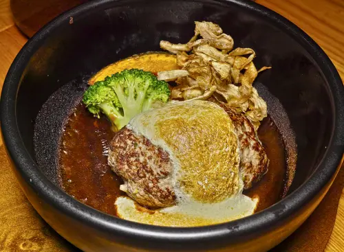 國父紀念館站 超好吃多汁juicy 的美味漢堡排  俺の漢堡排山本