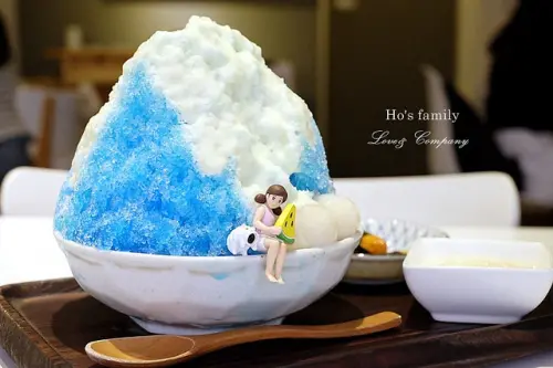 [桃園美食]一口吃下富士山！濃濃日式風療癒夢幻冰品～暖食涼品｜富士山腳下、芒果花花冰 