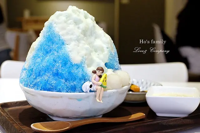 [桃園美食]一口吃下富士山！濃濃日式風療癒夢幻冰品～暖食涼品｜富士山腳下、芒果花花冰 