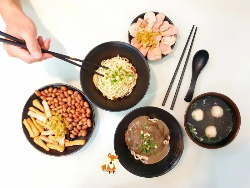台中南區 │ 由子麵舖 樸實簡單的古早好味道 每日研磨香氣十足濃郁黑芝麻醬麵必點