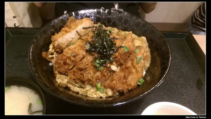[斑鳩的窩(汐止店)] 發跡於高雄, 專賣豬排丼飯鍋物的餐飲連鎖店~