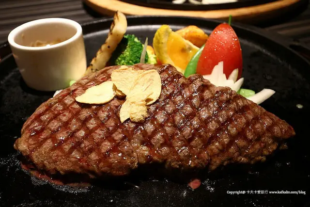 【宜蘭牛排】洋城義大利餐廳(二訪)｜慢烤牛排與嫩煎雞腿奶酪與烤布雷