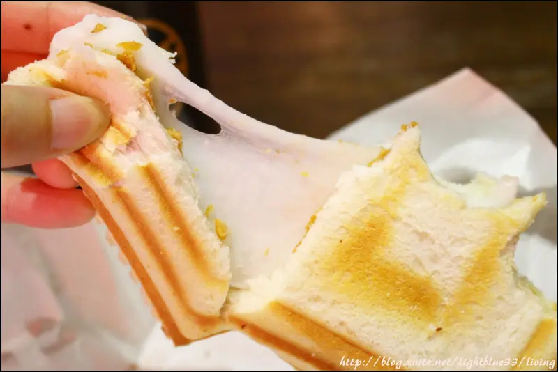 [ 六張犁站．通化夜市週邊美食 ] 扶旺號鐵板土司通化店～早餐來吃鐵板吐司配高大鮮奶茶吧!