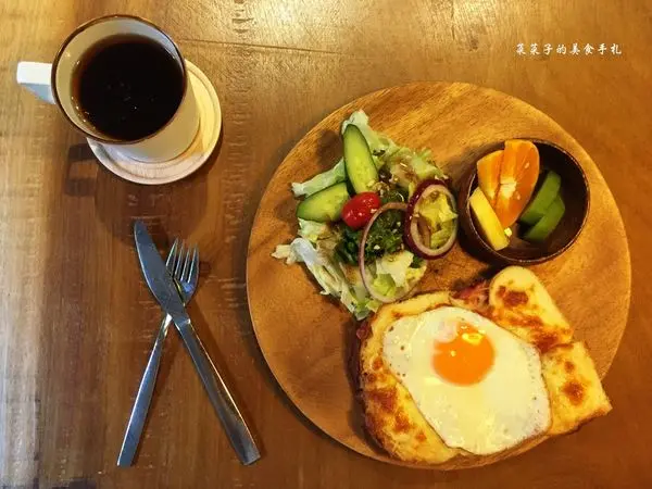 [台北大安]紙箱外的貓腳印|經典必點的皮太太|溫暖系早午餐(捷運忠孝復興站二號出口)