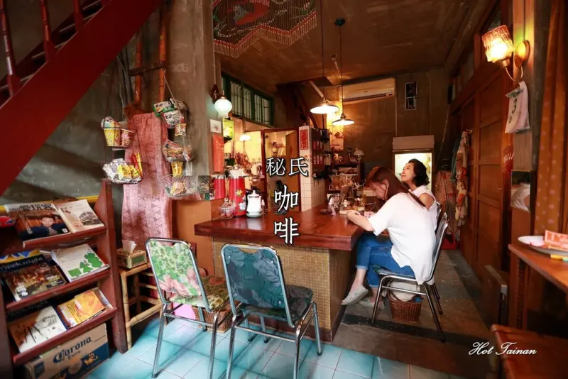 【台南中西區】秘氏、密室！藏身菜市場二樓的老香港咖啡館，一個與自己談心的好去處：秘氏咖啡