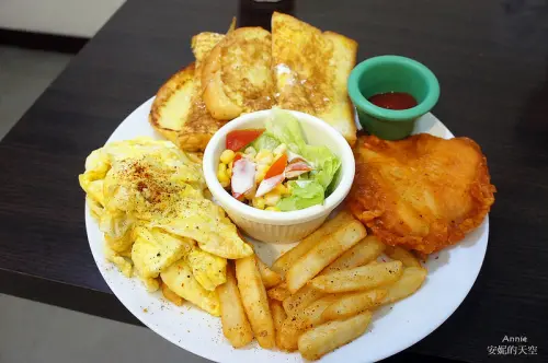 [新莊早餐 米荳芽廚房] 小巧早餐店 暗藏大份量餐點 