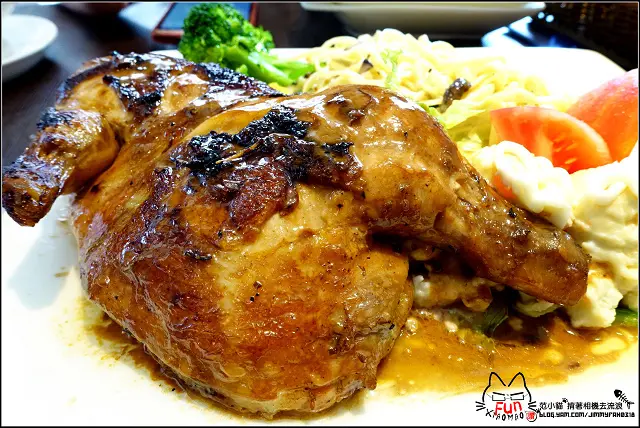 【新竹】Casamia義式餐廳，光華街迷宮美食，烤半雞義大利麵雙人限定餐，用料實在份量足平價消費，吃不到會藍瘦香菇啊