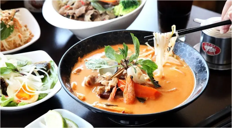 台南美食-芯芯要去【豬鼻子越式創意料理】~平價享用創意越式河粉，種類豐富湯底搭配主食變化出各種美味好料